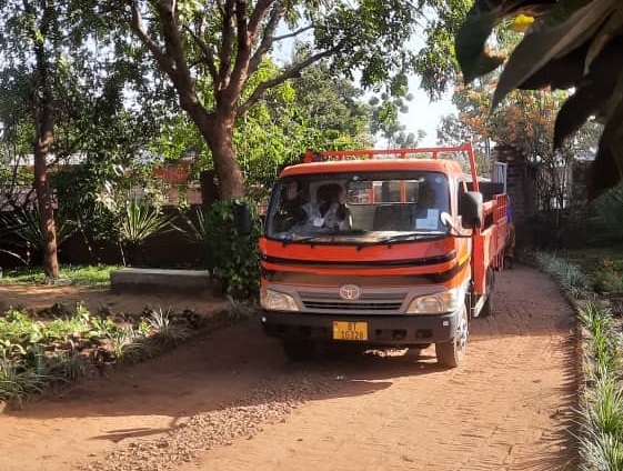 Comunidade das IBDP em Moçambique recebe caminhão para fortalecer missão